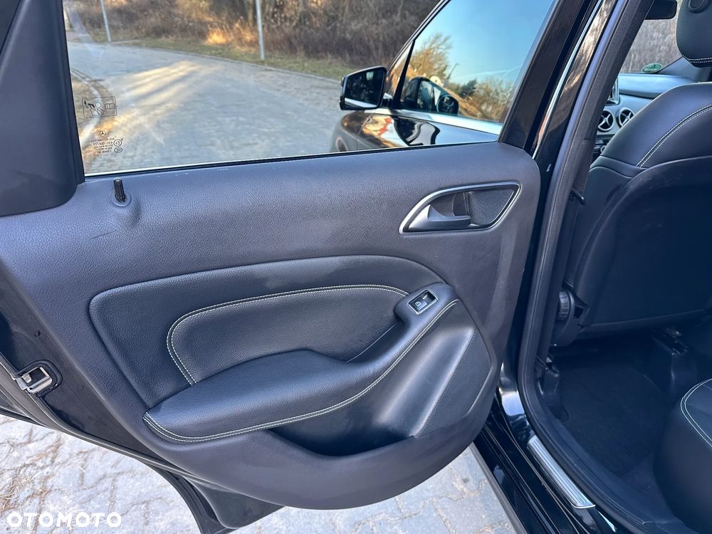 Mercedes-Benz Klasa B 180 CDI (BlueEFFICIENCY) - 23
