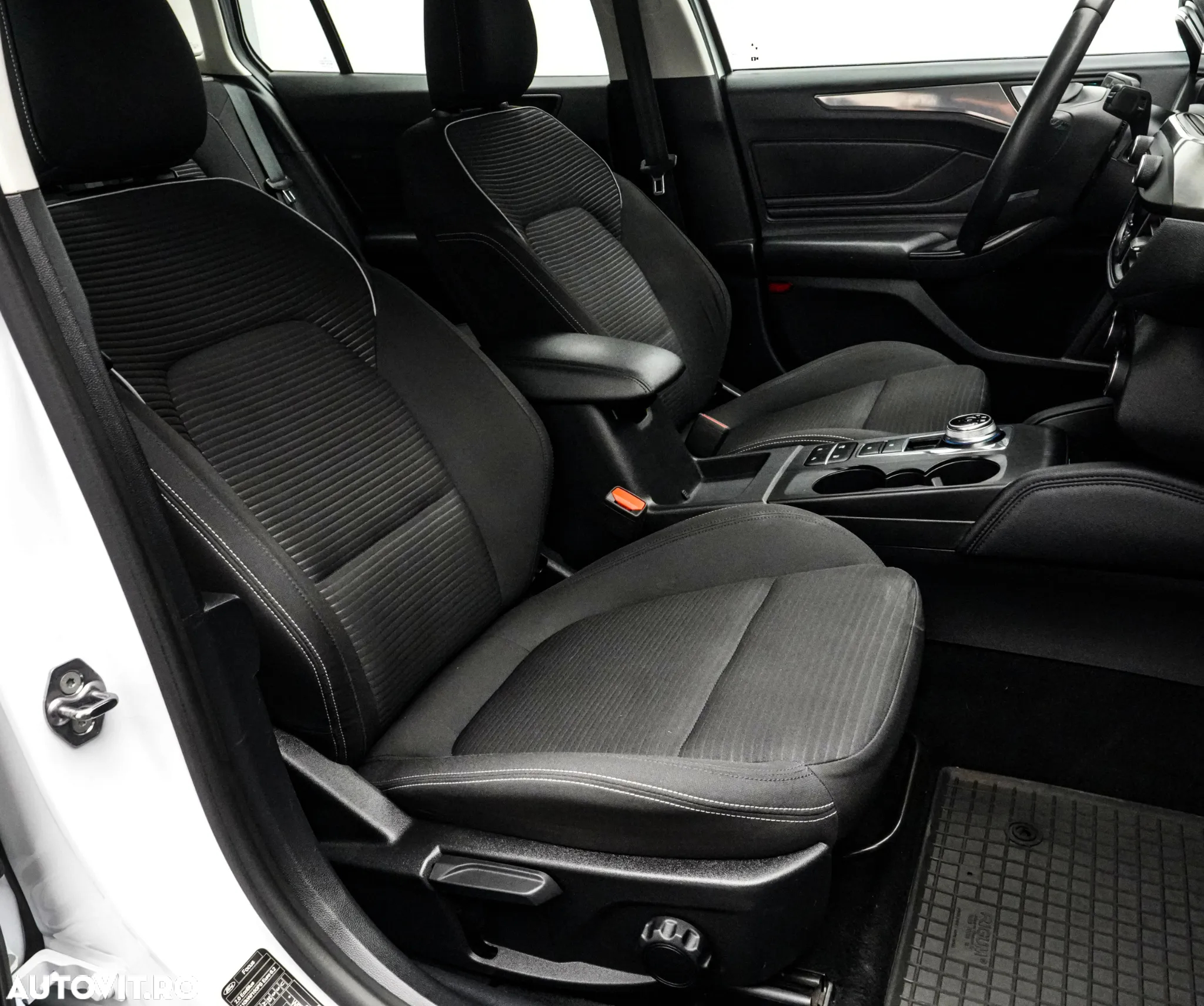 Ford Focus 2.0 EcoBlue Titanium Business - 12