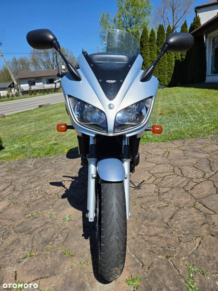 Yamaha FZS - 19