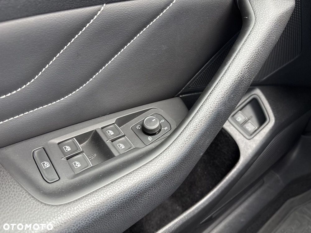 Volkswagen Passat - 19