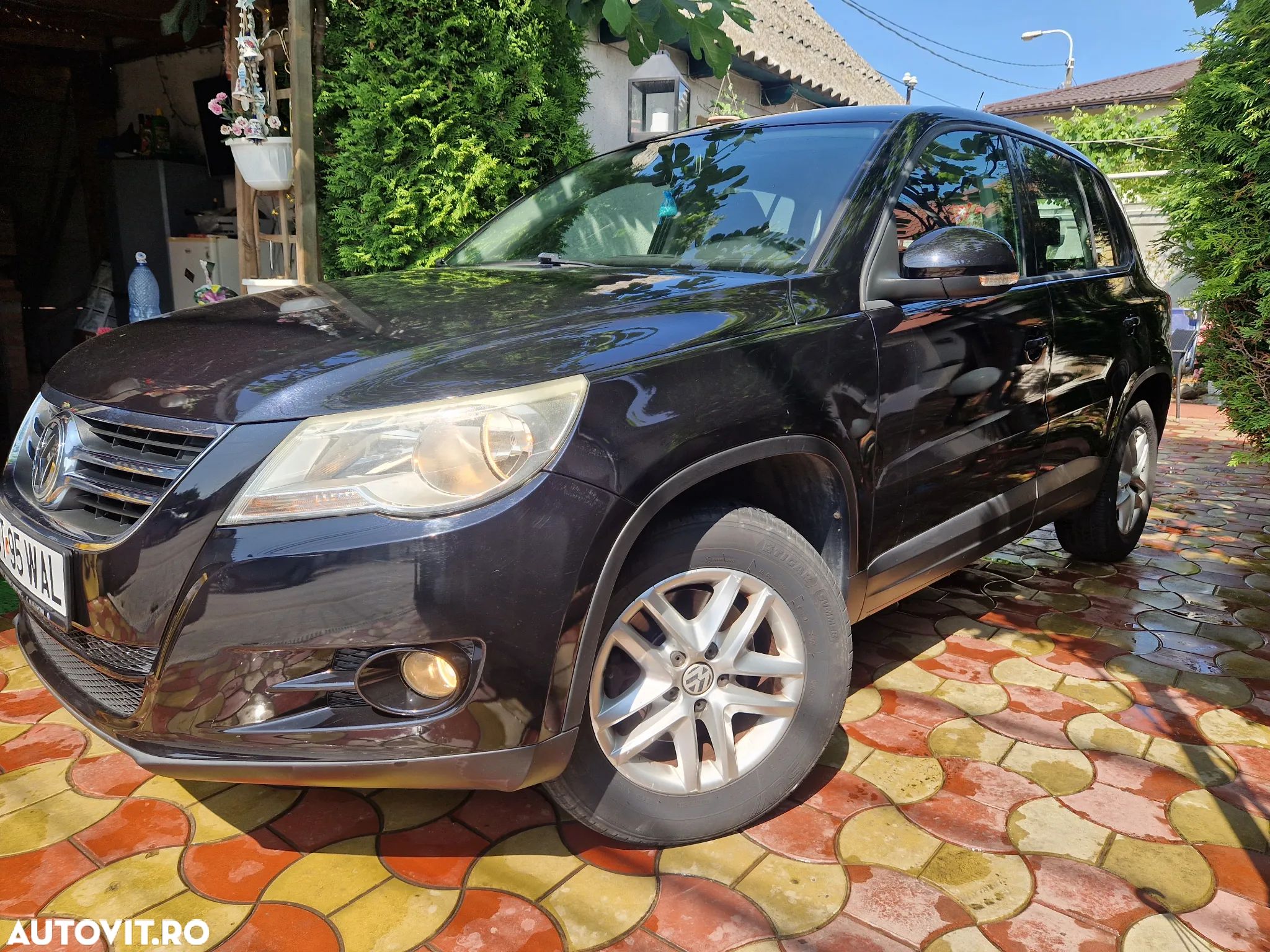 Volkswagen Tiguan 2.0 TDI DPF BlueMotion Technology Trend & Fun - 1