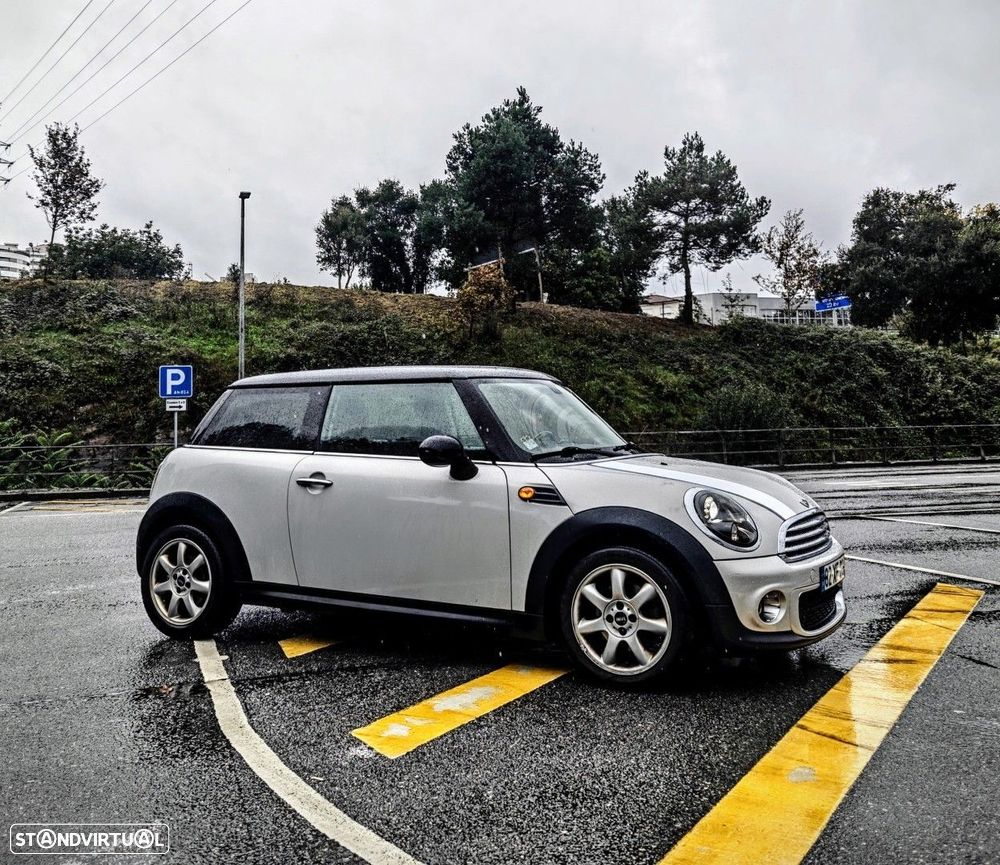 MINI 3 Portas Cooper D - 13