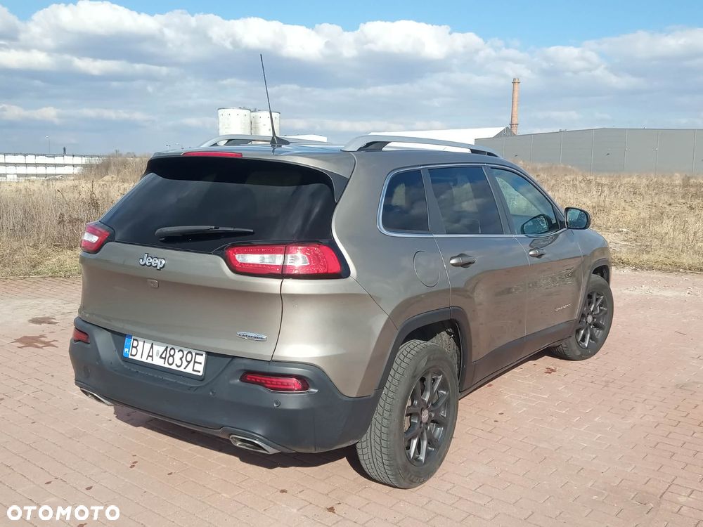 Jeep Cherokee - 31