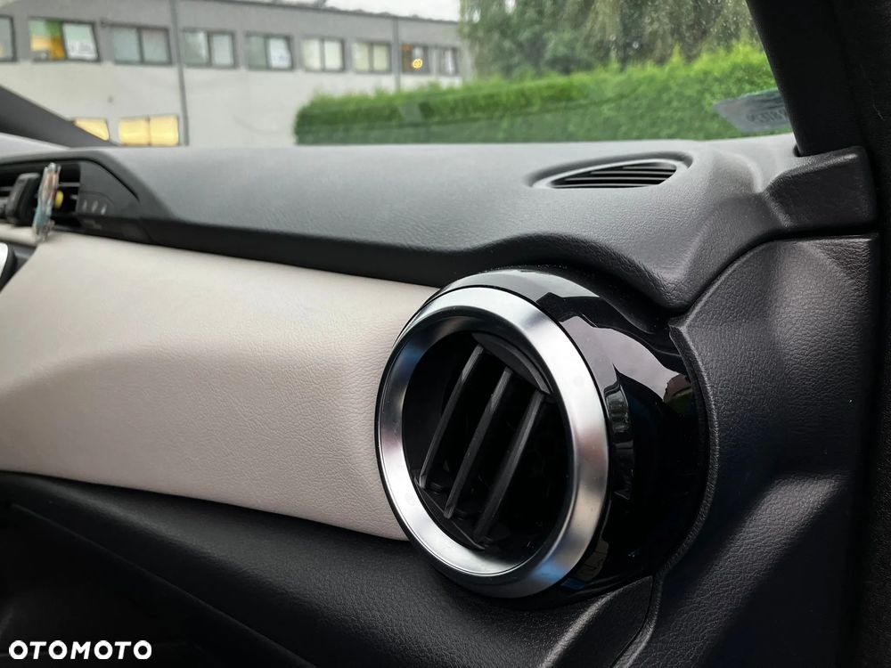 Nissan Micra 1.0 IG-T N-Connecta Xtronic - 19