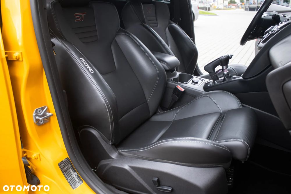 Ford Focus 2.0 EcoBoost ST mit Leder-Exclusiv-Paket - 36