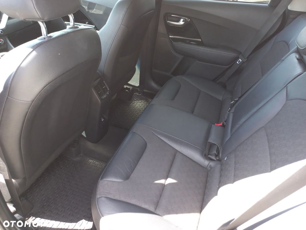 Kia Niro 1.6 GDI Hybrid M - 11