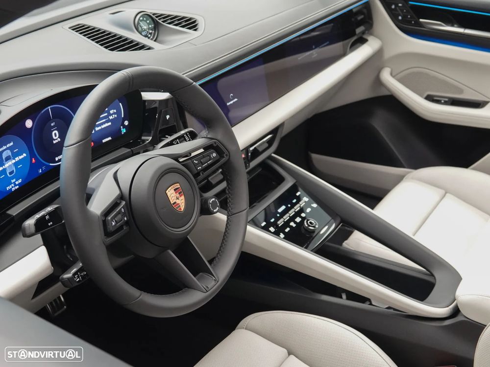 Porsche Macan Electric 4 - 32