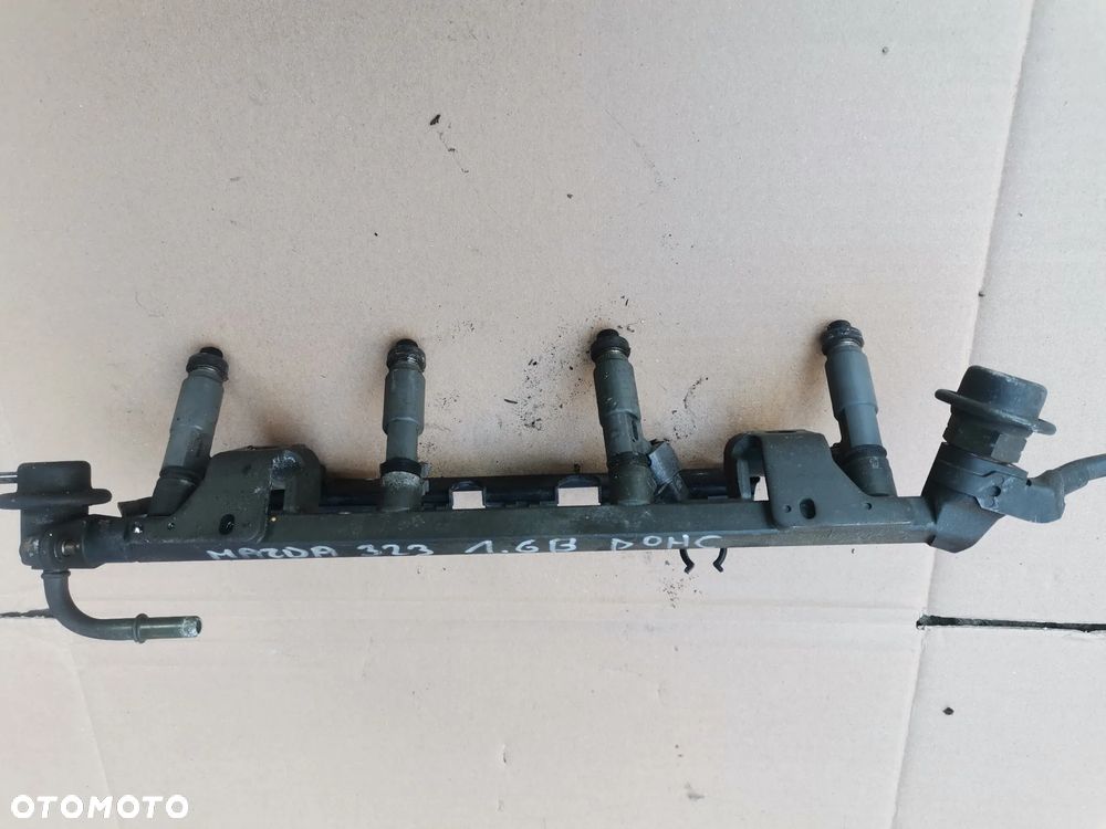 LISTWA WTRYSKOWA MAZDA 323 1.6 B DOHC - 4