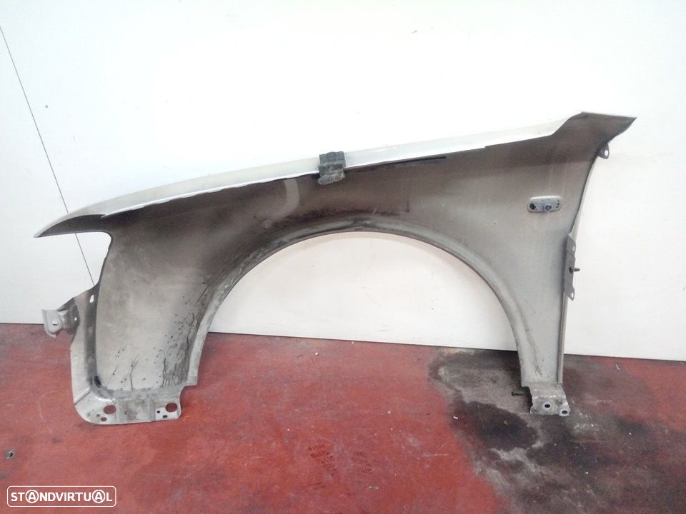 GUARDA-LAMAS FRONTAL DIREITO AUDI A4 2004 - 1