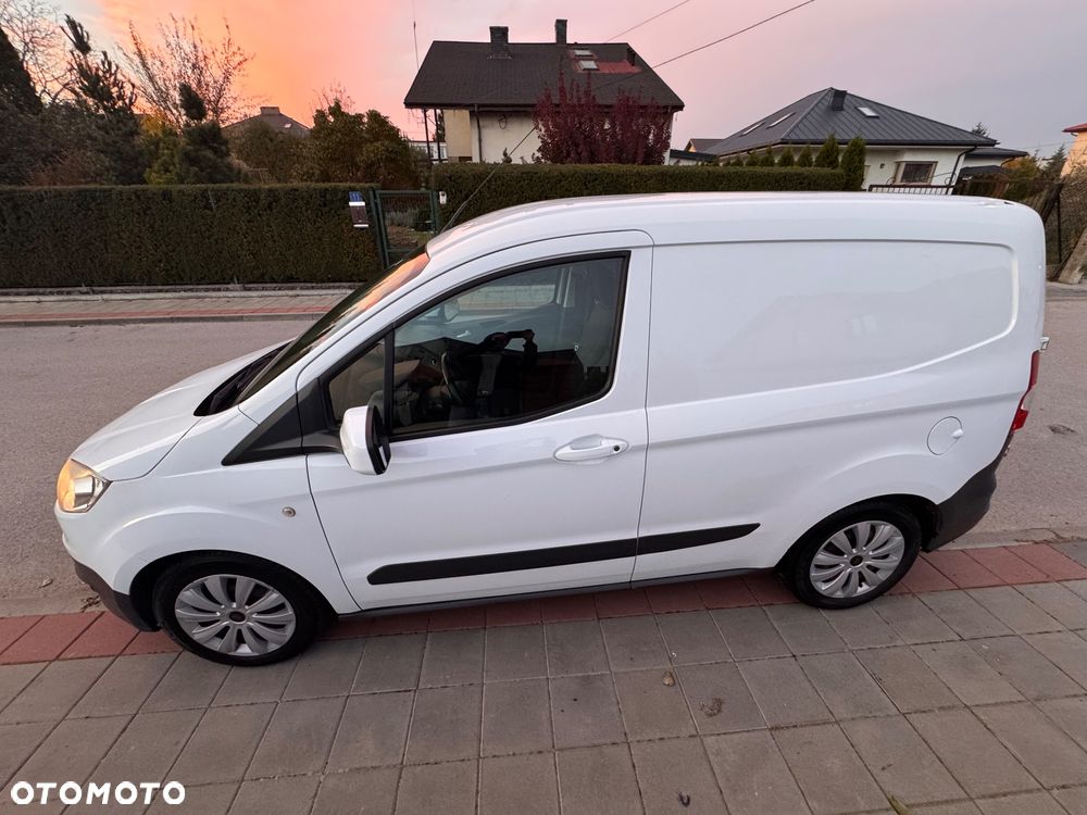 Ford Transit Courier - 4