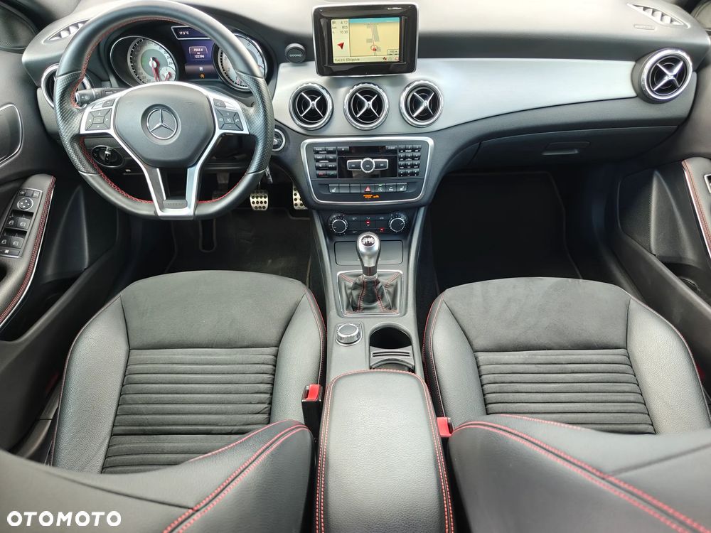 Mercedes-Benz GLA 200 AMG Line - 8