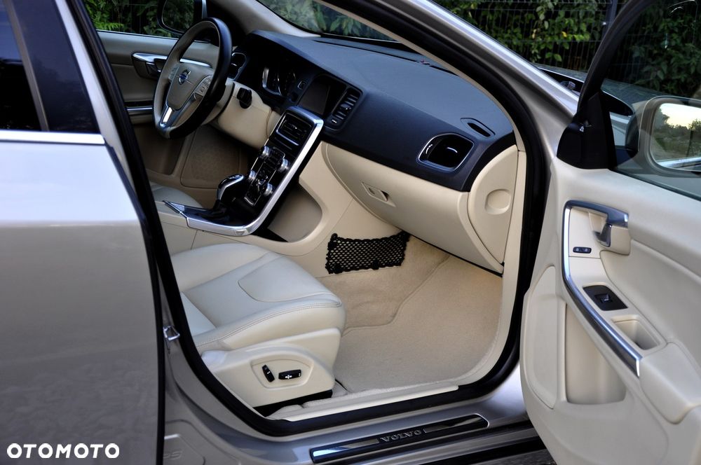 Volvo S60 T5 Geartronic Summum - 34