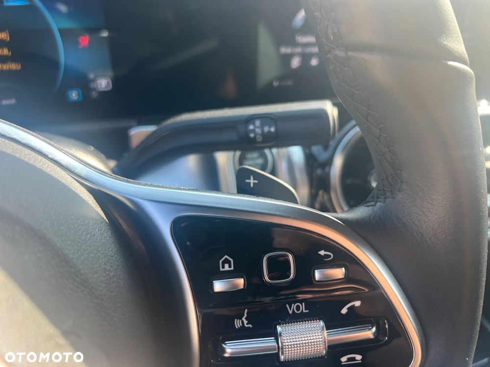 Mercedes-Benz GLB - 23