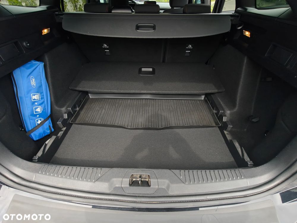 Ford Focus 1.5 EcoBlue Start-Stopp-System ST-LINE DESIGN - 33
