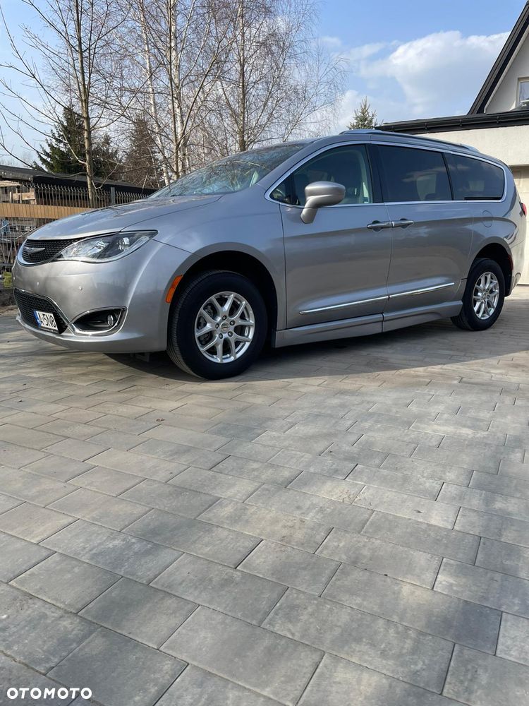 Chrysler Pacifica - 13
