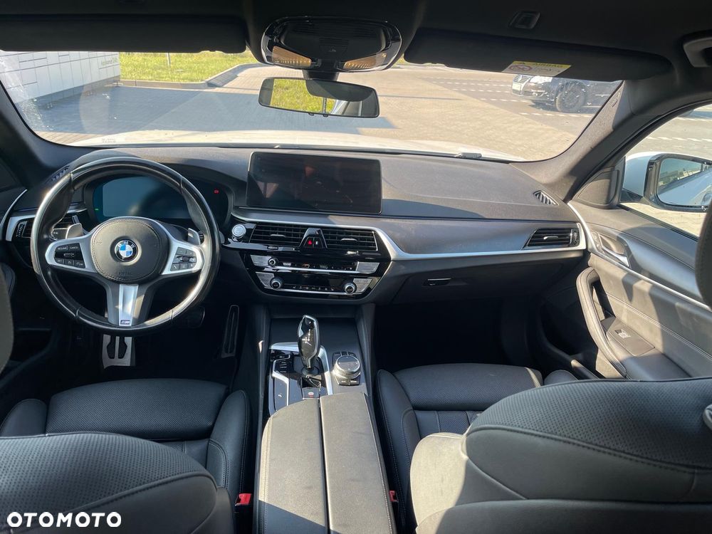 BMW Seria 5 520d xDrive MHEV M Sport sport - 13