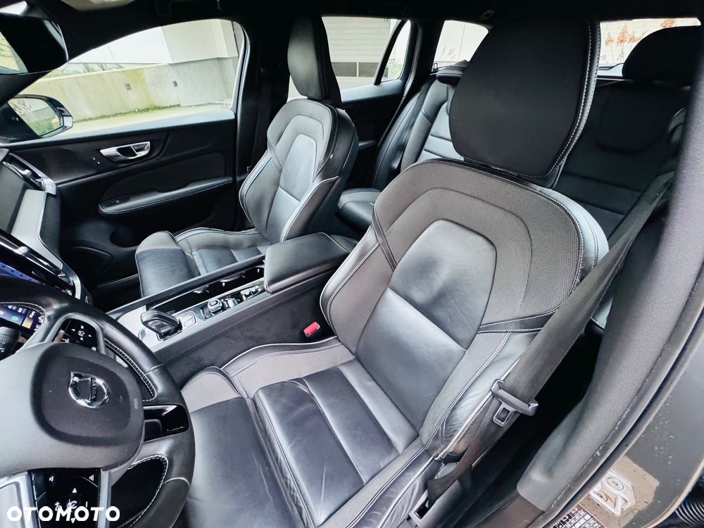 Volvo V60 D4 AWD R-Design - 37
