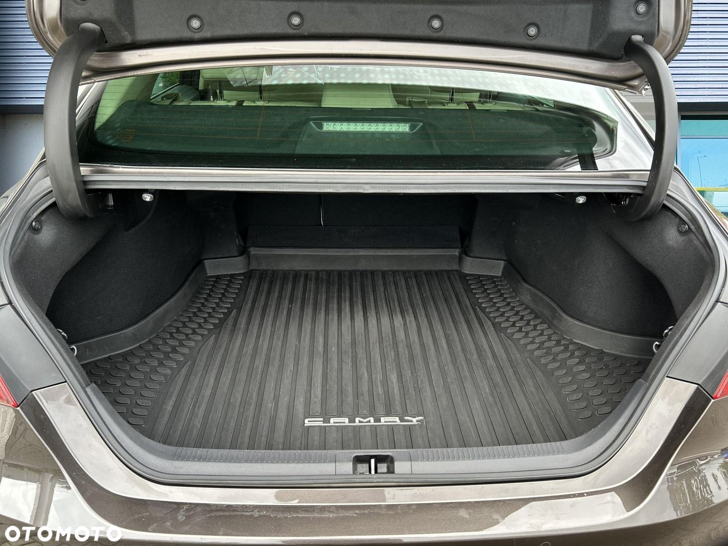 Toyota Camry 2.5 Hybrid Executive CVT - 25