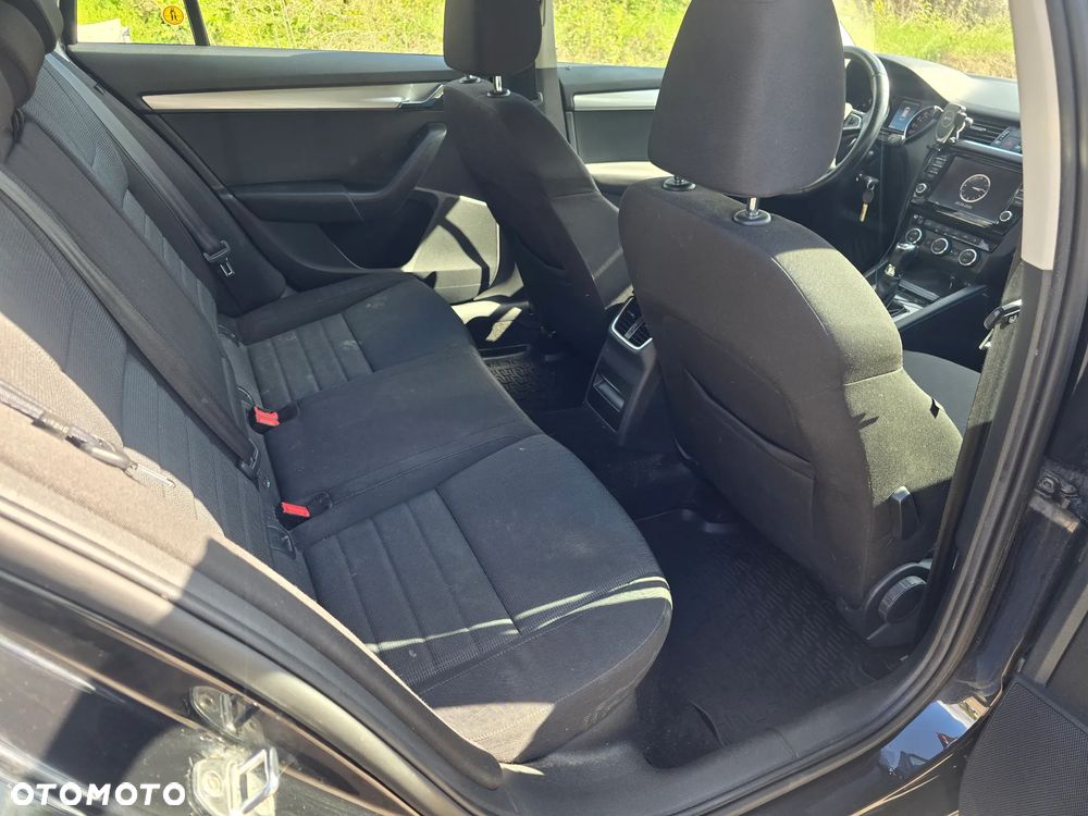 Skoda Octavia 2.0 TDI Ambition DSG - 11