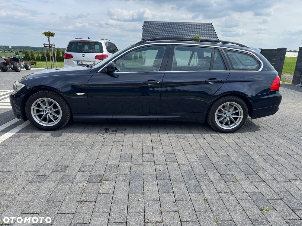 BMW Seria 3 318d DPF Edition Lifestyle - 28