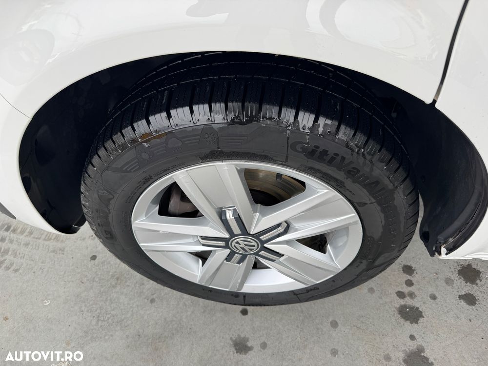 Volkswagen Multivan - 32