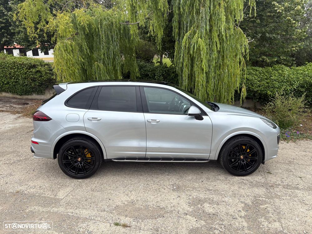 Porsche Cayenne Platinum Edition - 44