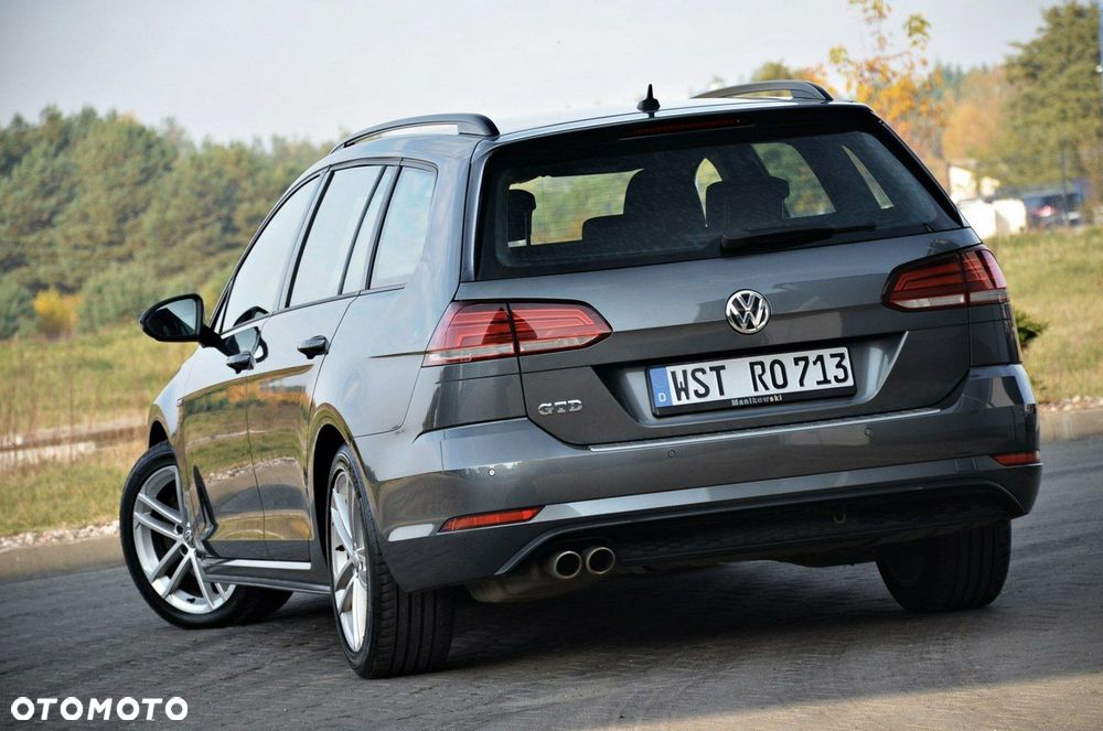 Volkswagen Golf - 10