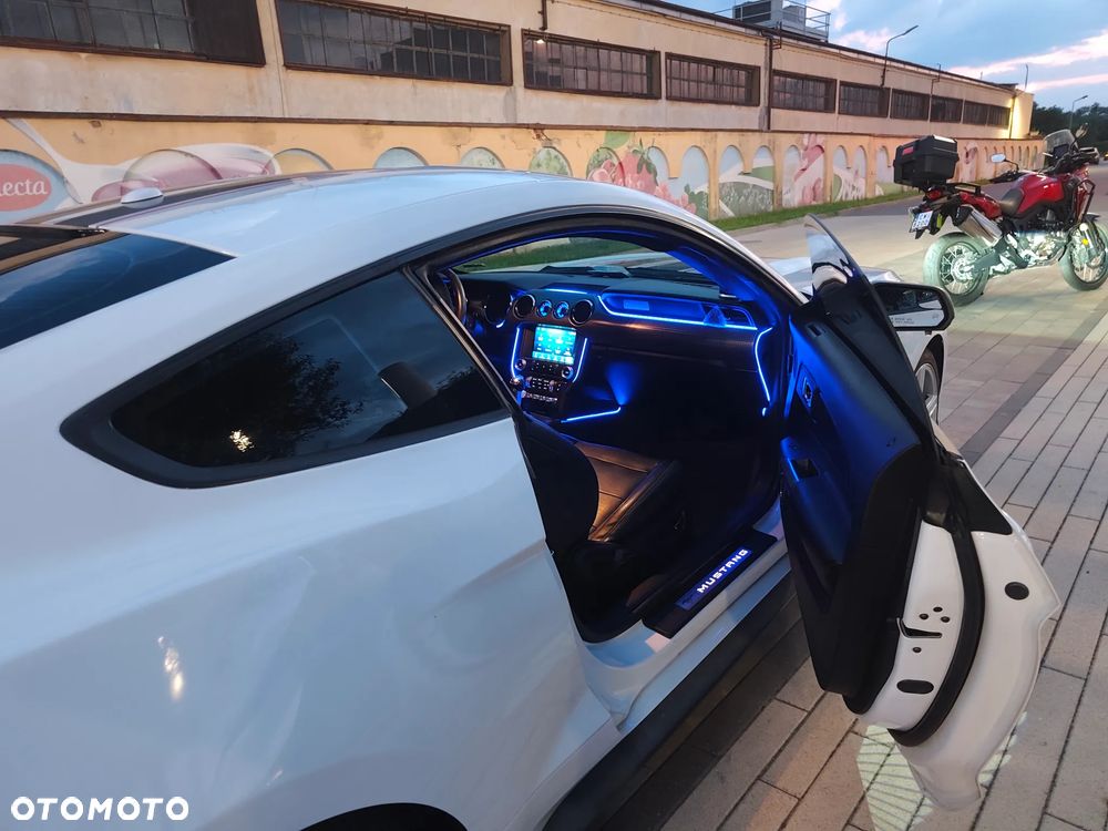 Ford Mustang 2.3 EcoBoost - 36