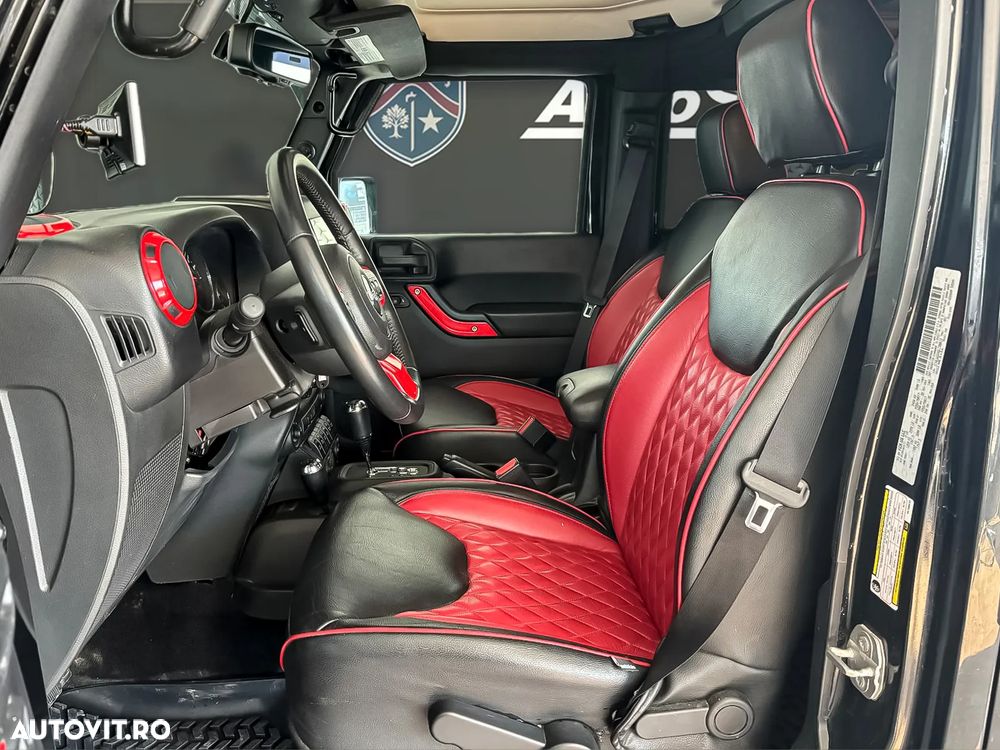 Jeep Wrangler - 12