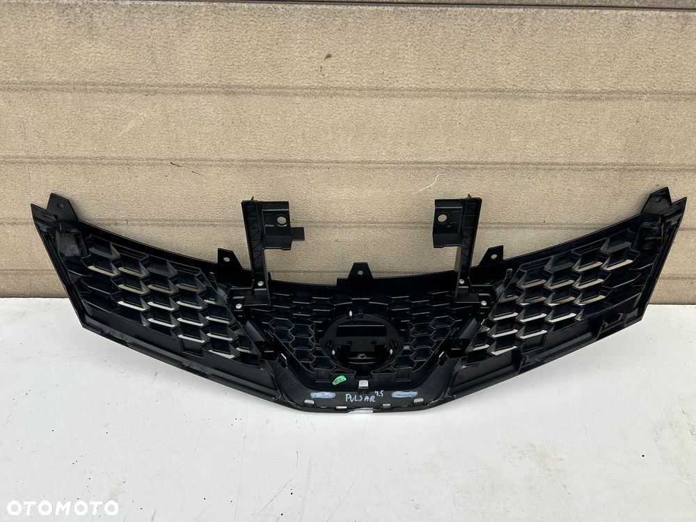 NISSAN PULSAR GRILL ATRAPA CHROM EMBLEMAT - 3