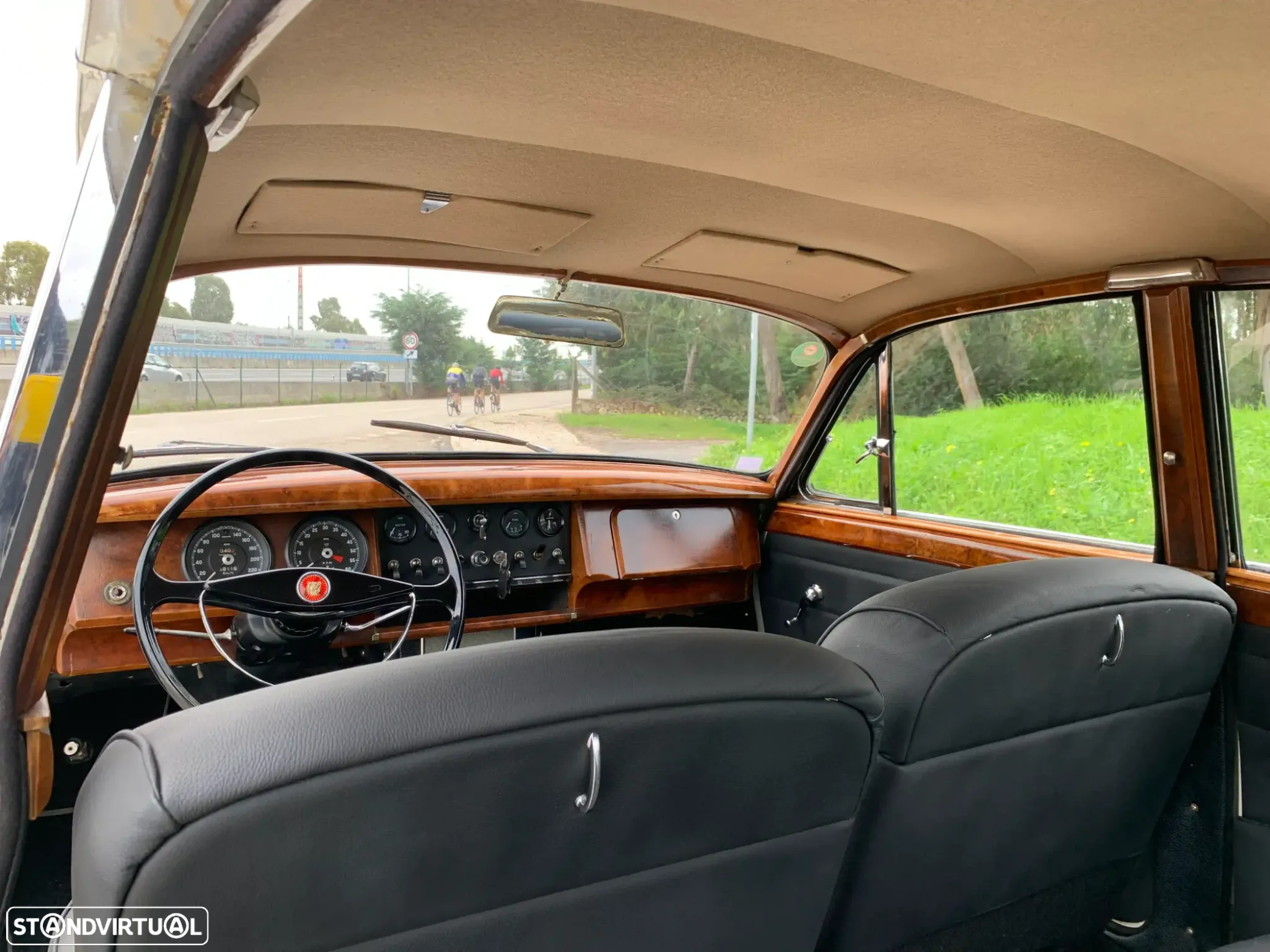 Jaguar MK II - 17