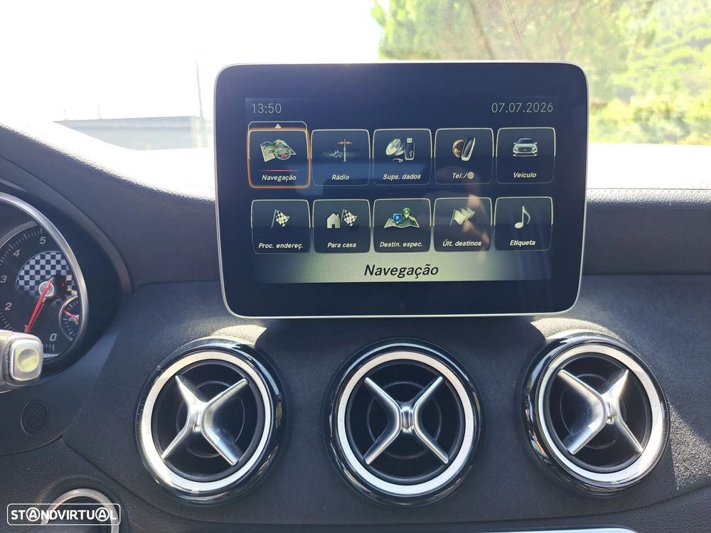 Mercedes-Benz A 200 (BlueEFFICIENCY) 7G-DCT AMG Sport - 25