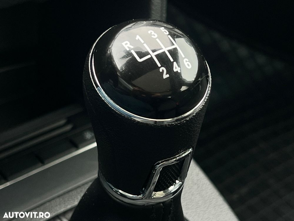 Volkswagen Touran 2.0 TDI Comfortline - 26