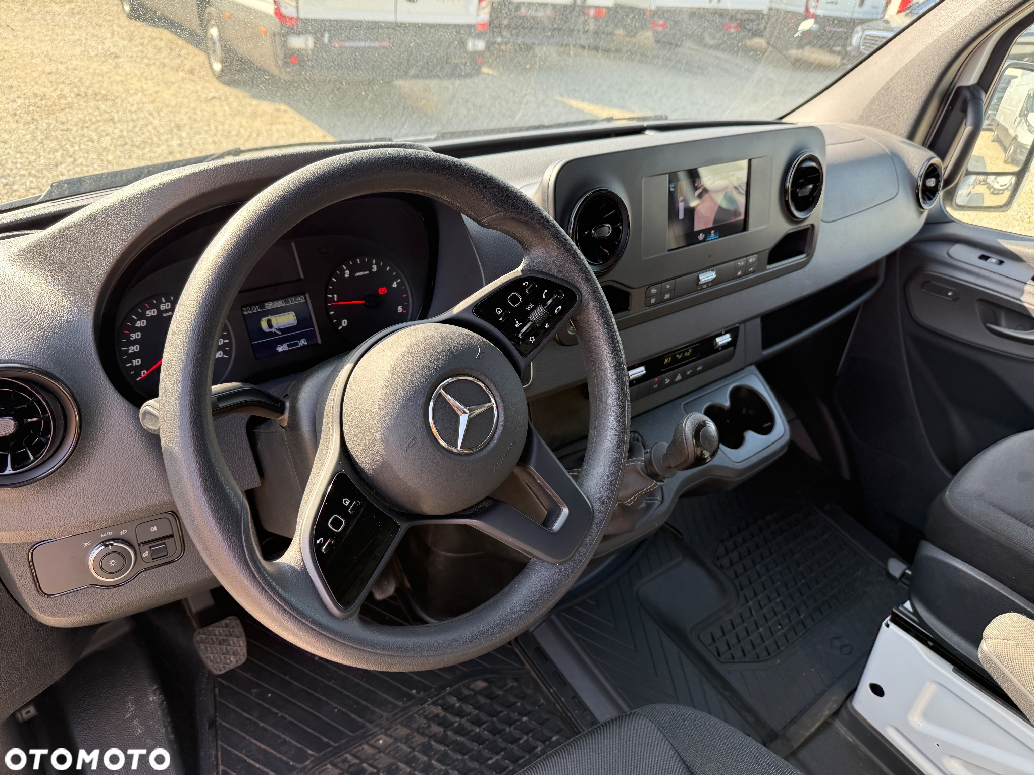 Mercedes-Benz Sprinter 317 CDI /L2H2 średniak/LED/Prawie Nowy/Navi/Klima/Kamera/bdb stan - 23