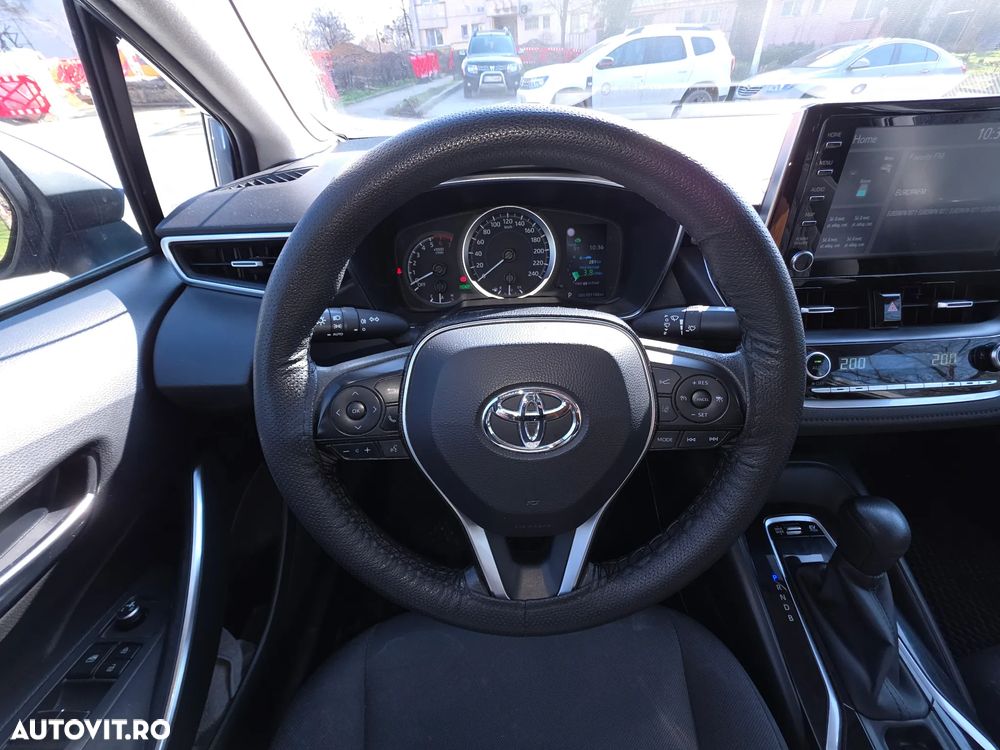 Toyota Corolla 1.8 HSD Business Plus - 8