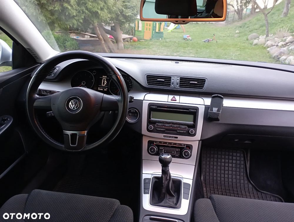 Volkswagen Passat 1.6 Comfortline - 9
