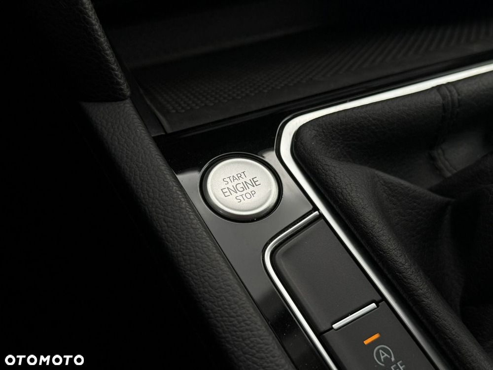 Volkswagen Passat - 28