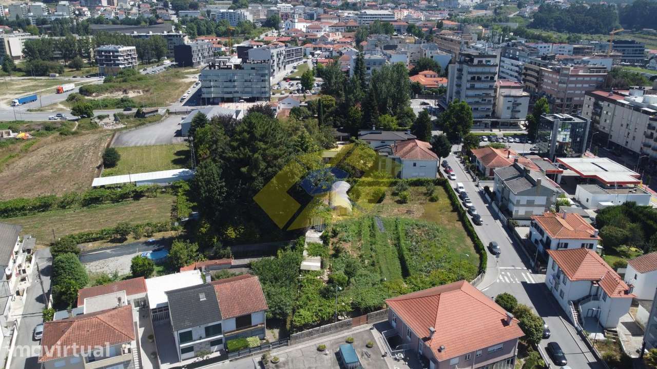 Terreno em Felgueiras (Centro da Cidade) - Grande imagem: 3/8