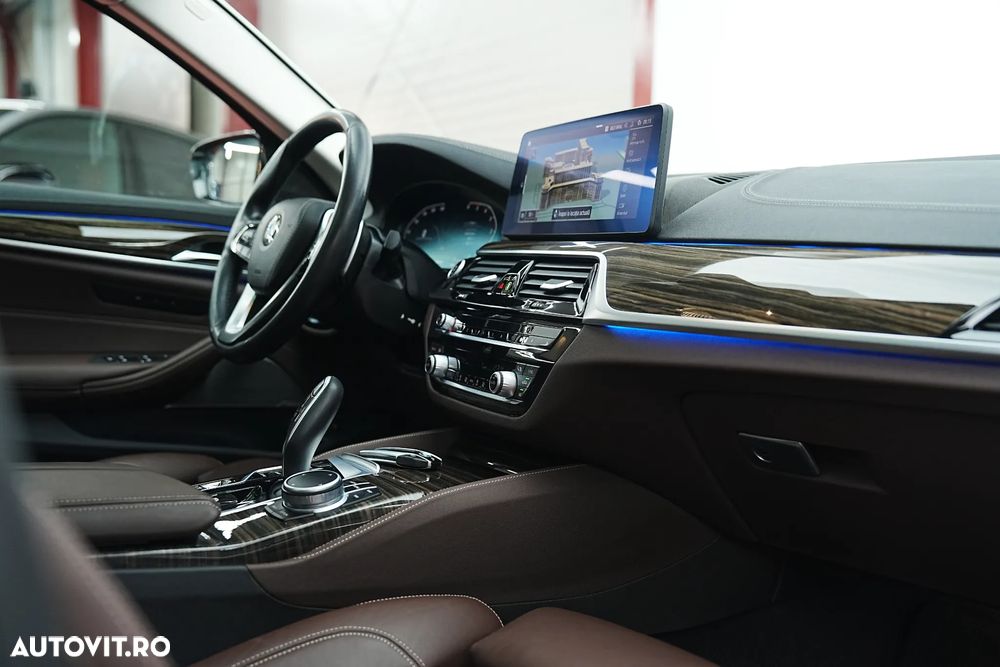 BMW Seria 5 520d Efficient Dynamics Edition Aut. Sport Line - 28
