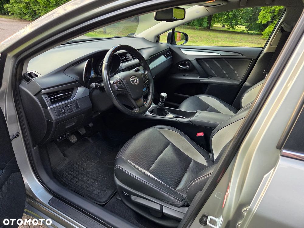 Toyota Avensis 1.6 D-4D Prestige - 12