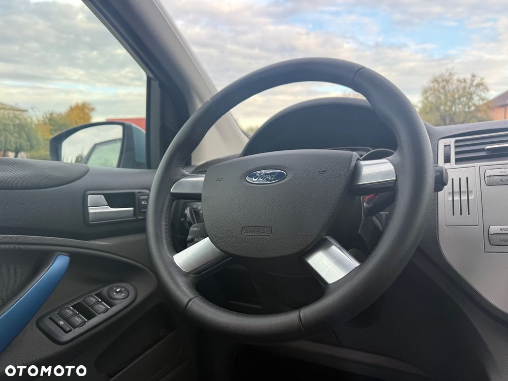 Ford Kuga 2.5 4x4 Trend - 12