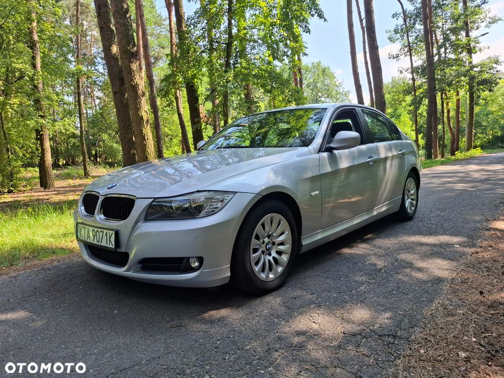 BMW Seria 3 320d DPF - 1