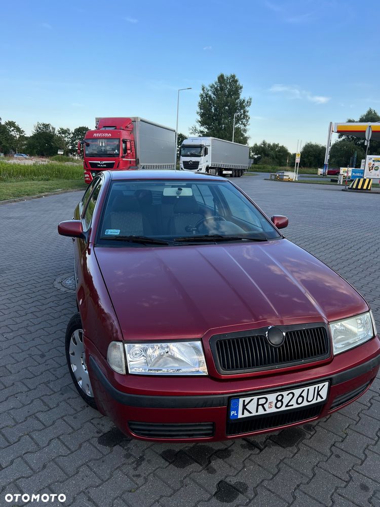 Skoda Octavia 1.6 Tour - 1
