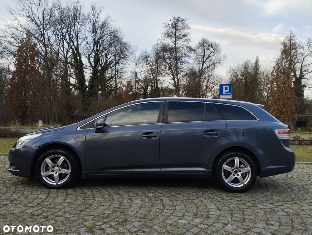 Toyota Avensis 2.0 D-4D Executive - 20