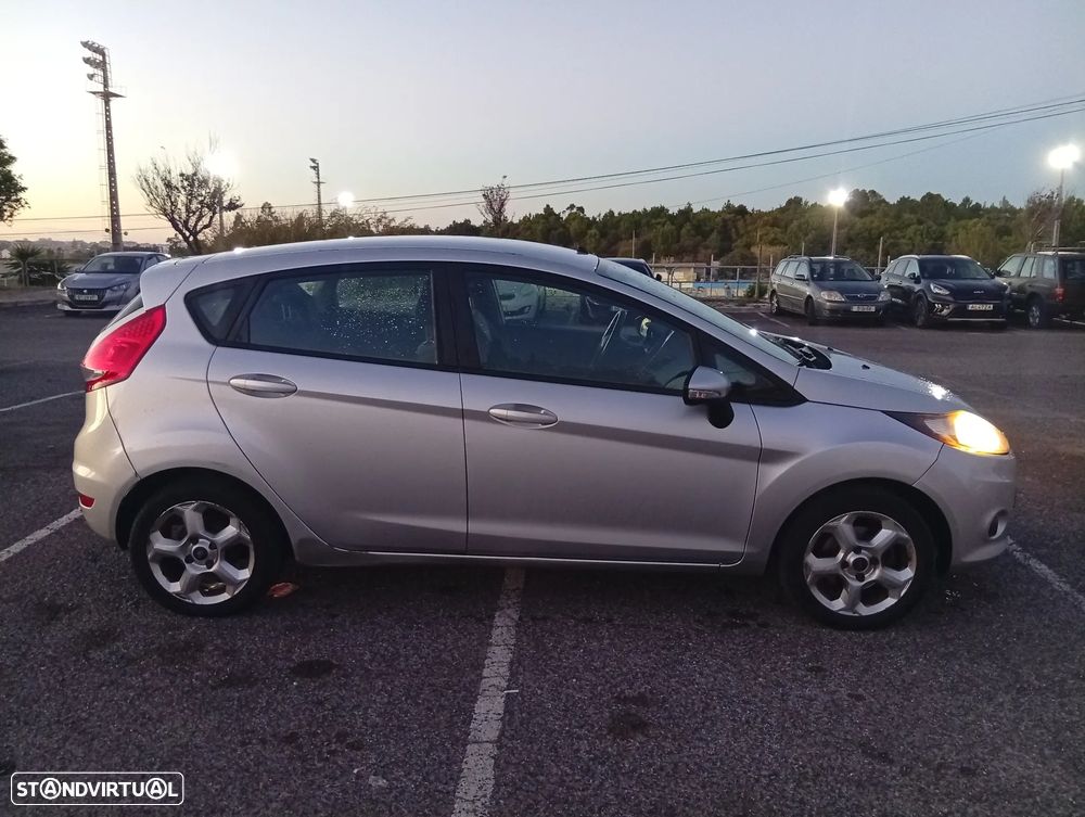 Ford Fiesta - 2
