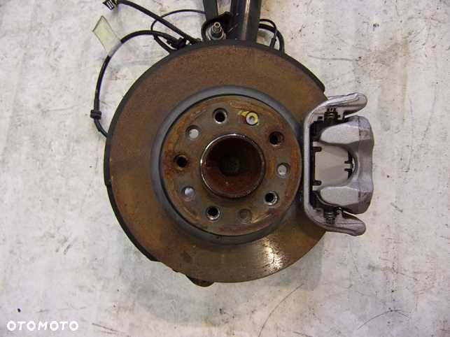 JEEP COMPASS II 1.6 MTJ 17- ZAWIESZENIE MCPHERSON PRAWY TYŁ 68414182AA 68382535AA - 2