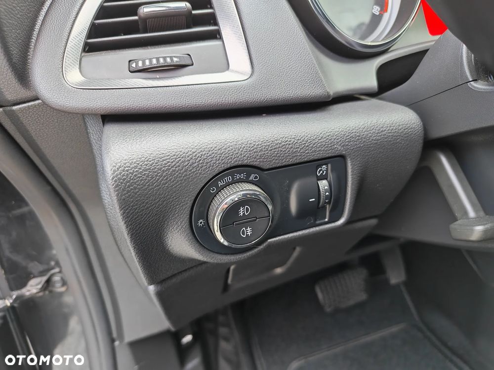 Opel Astra 2.0 CDTI DPF Automatik Innovation - 17