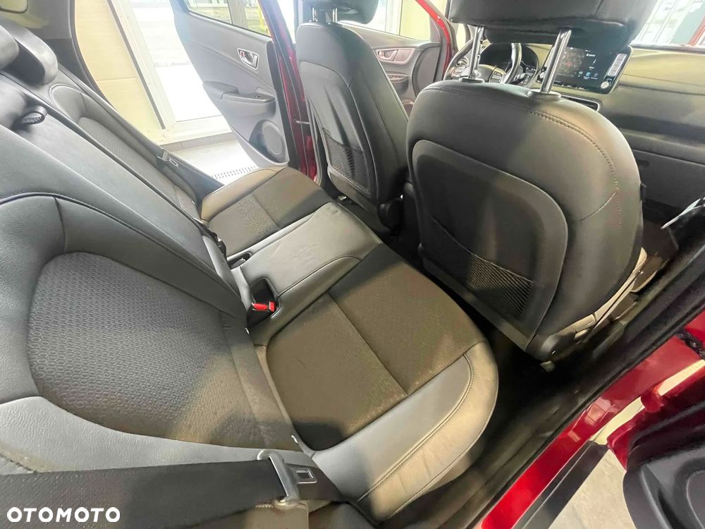 Hyundai Kona 39kWh Executive - 16