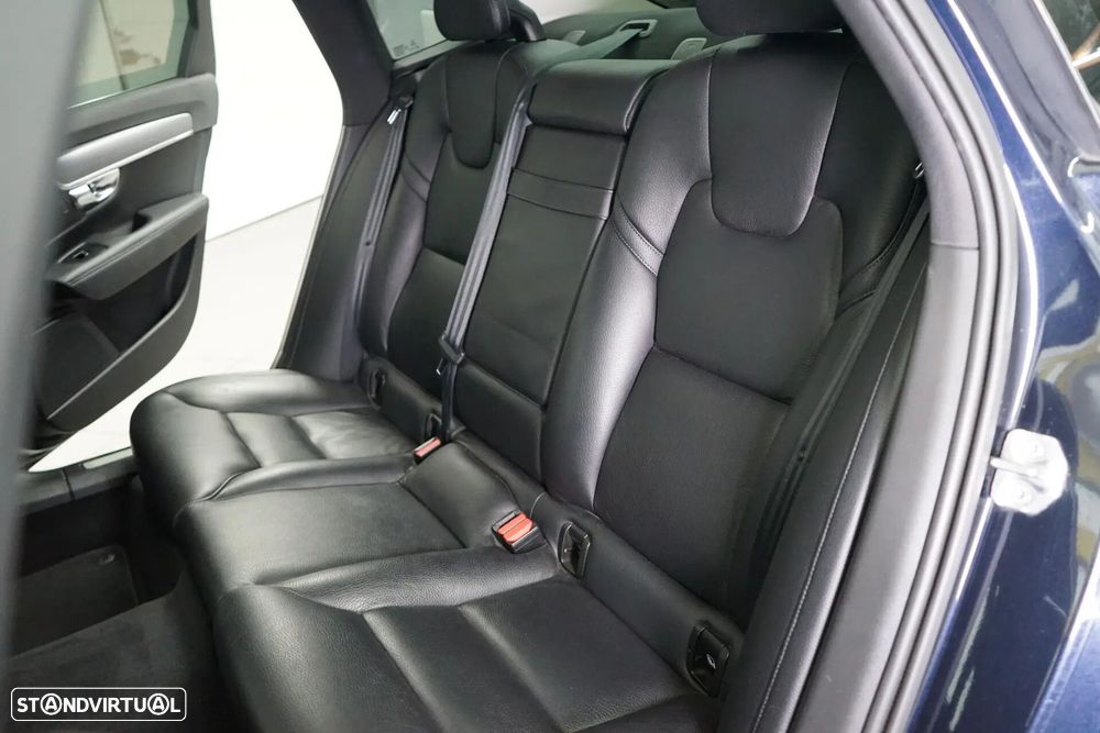 Volvo S90 2.0 D5 Momentum AWD Geartronic - 44