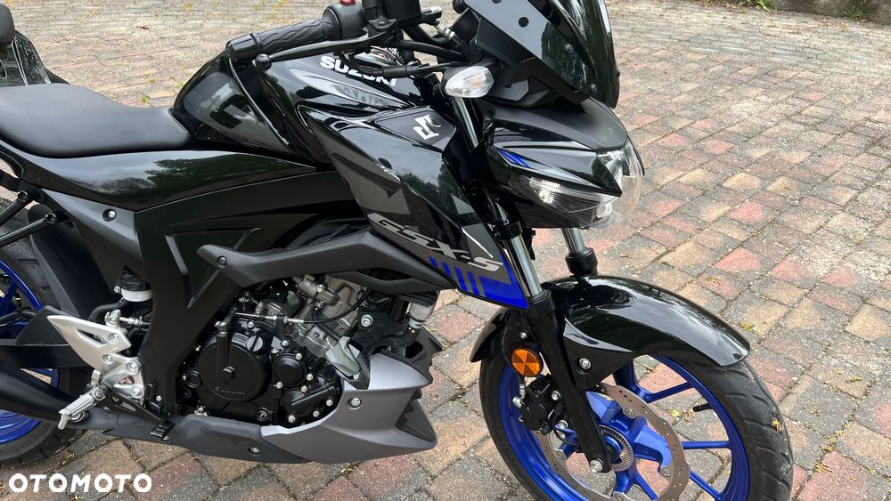 Suzuki GSX - 2